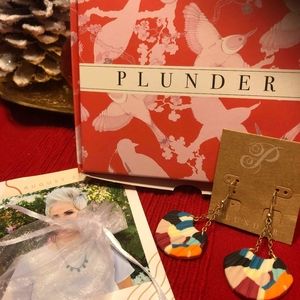 Plunder earrings- 2/20$